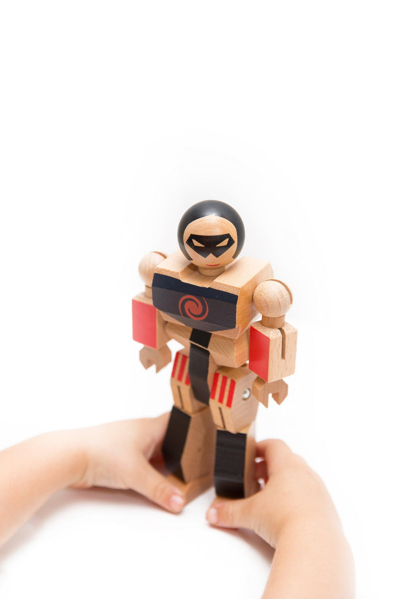 Wood Action Figure Playhard Heroes